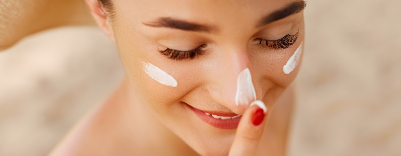 Jak dbać o cerę wrażliwą i naczynkową latem?