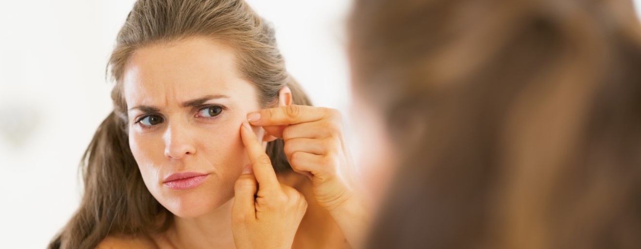 Trądzik wieku dorosłego - dlaczego nawraca i jak sobie z nim radzić?